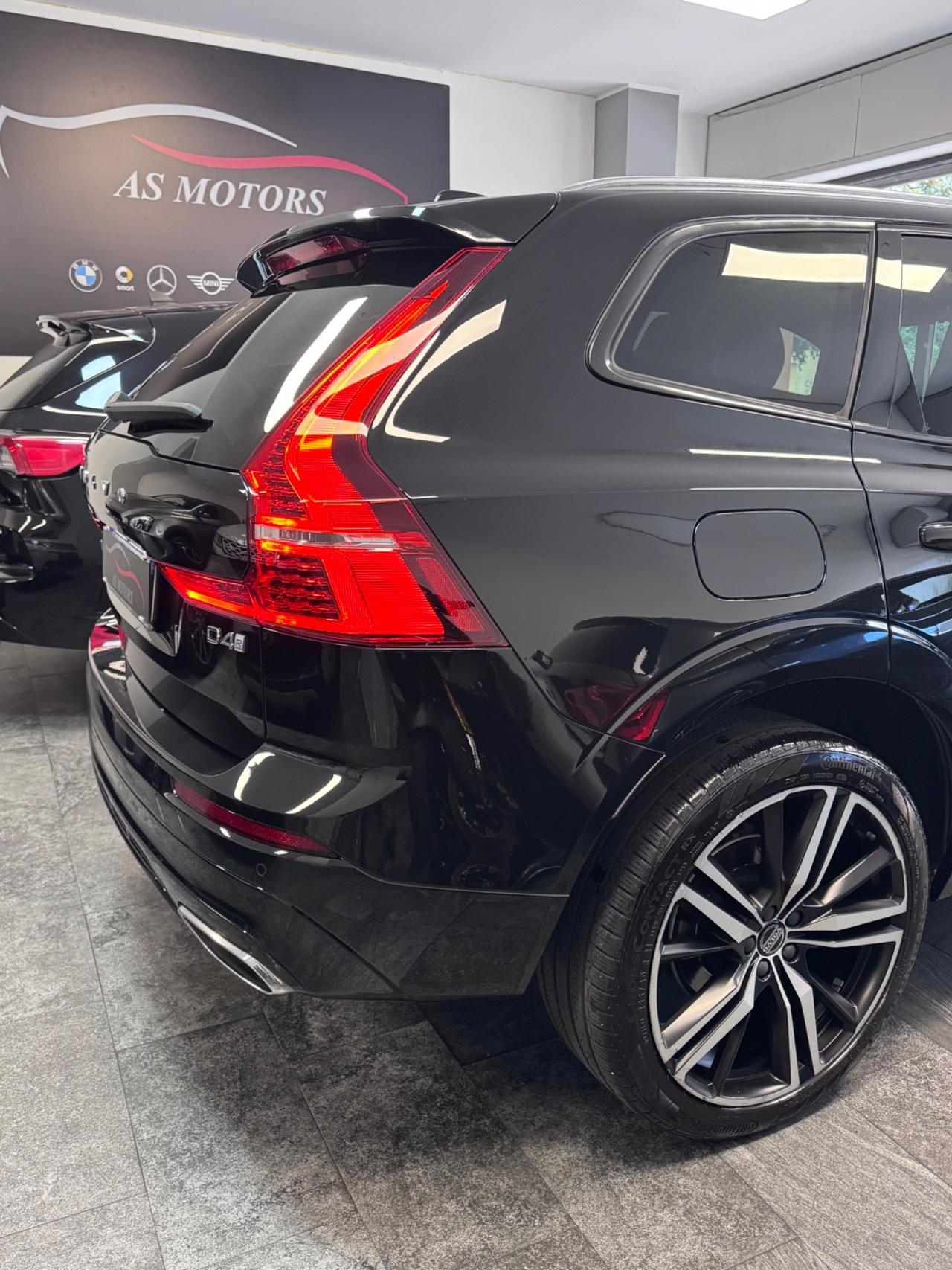 Volvo XC60 2.0 190 D4 AWD R-design IVA esposta