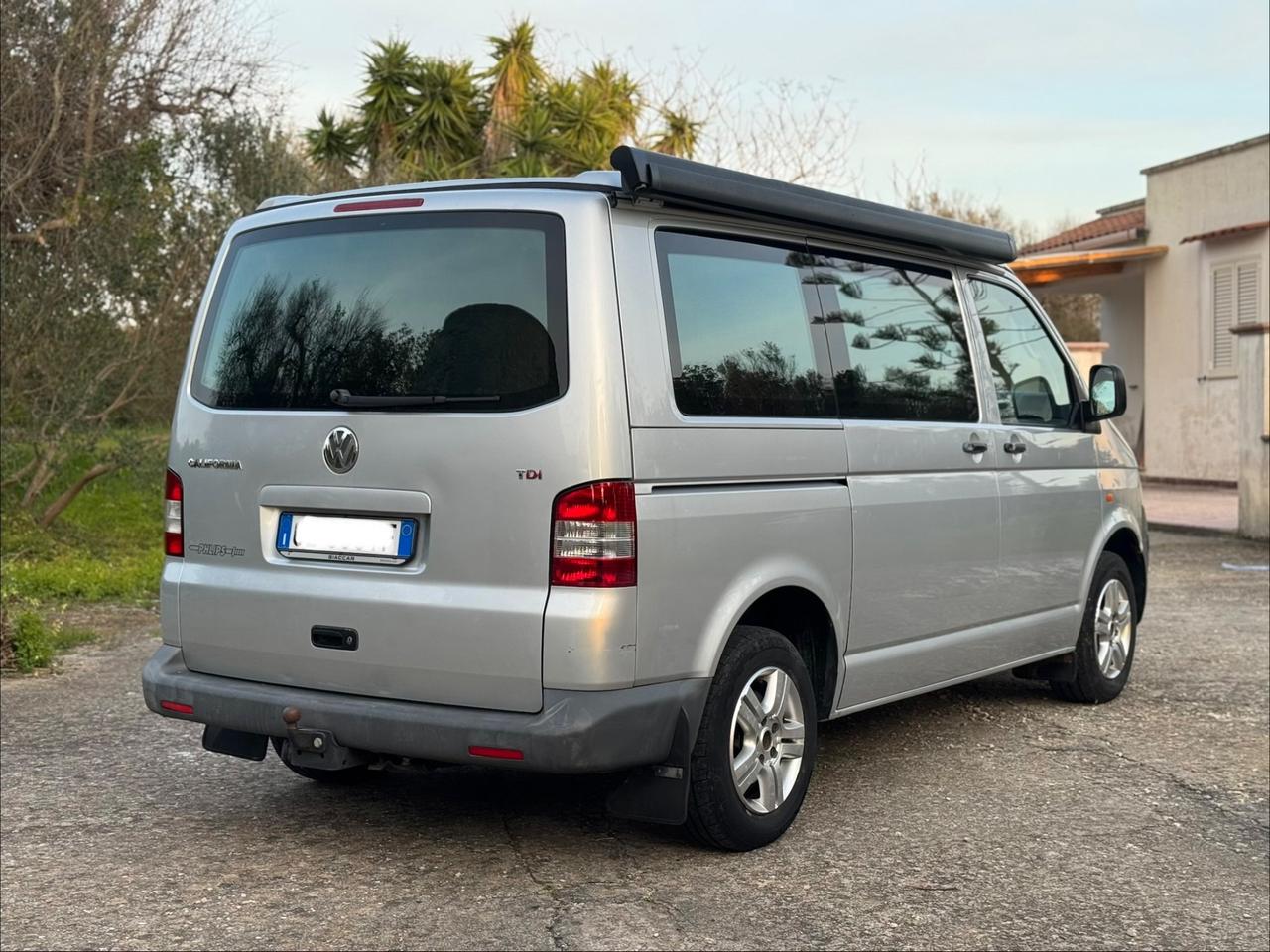Volkswagen T5 california 2.5TDI 131cv