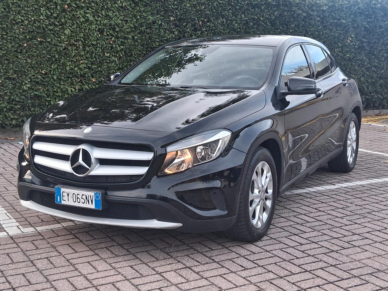 Mercedes-benz GLA 180 d Automatic Premium..CELL 320 147 1147 WUATSAPP