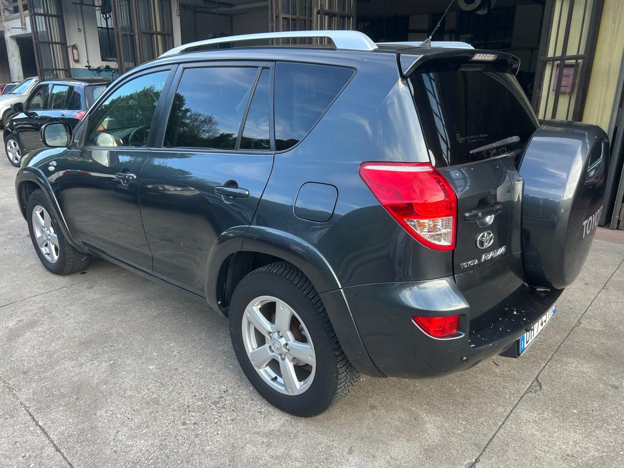 Toyota RAV 4 RAV4 Crossover 2.2 D-4D 177 CV Luxury