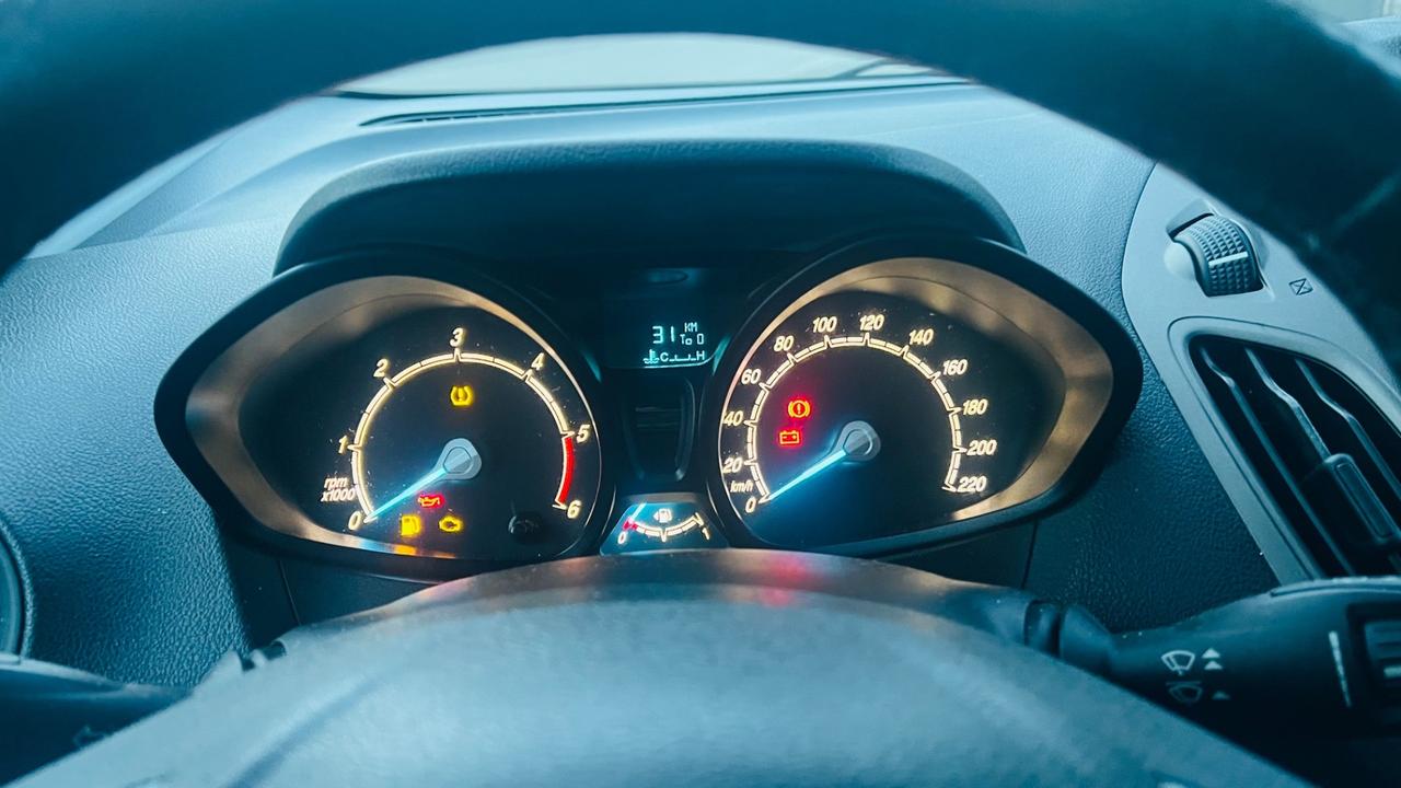 Ford Tourneo Courier 1.5 TDCI 95 CV Titanium