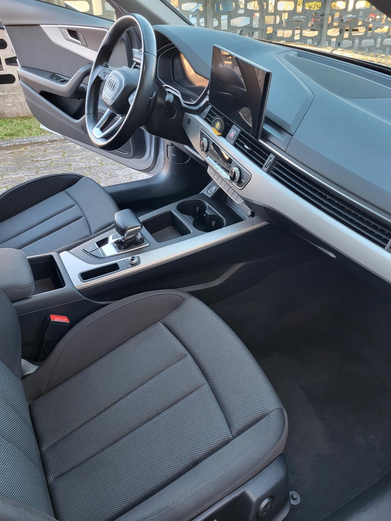 Audi A4 Avant 30 TDI/136 CV S tronic Business Advanced