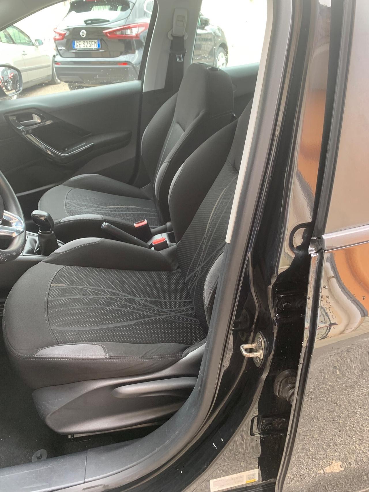 Peugeot 208 1.4 HDi 68 CV 5 porte Active