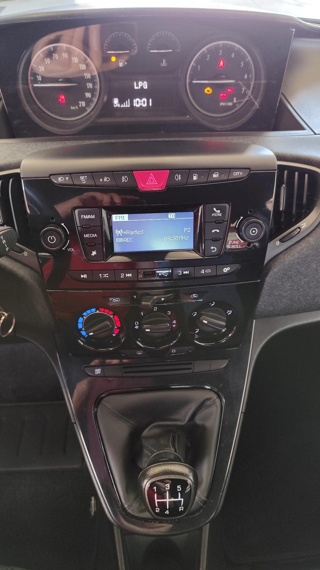Lancia Ypsilon 1.2 69 CV 5 porte GPL Ecochic Elefantino Blu