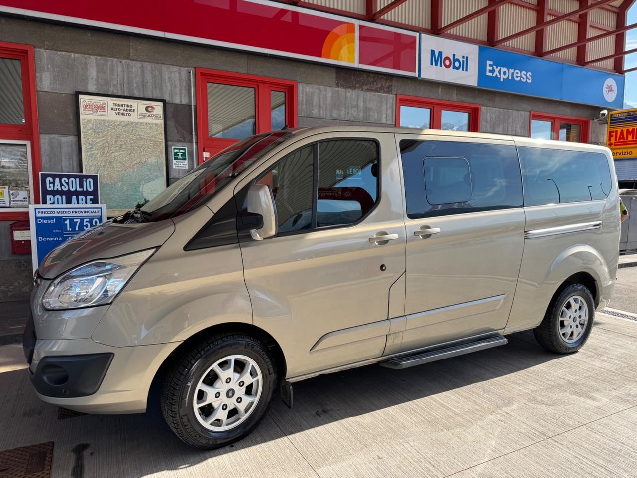 Ford Tourneo Custom Tourneo Custom 300 2.2 TDCi 155CV PL Titanium