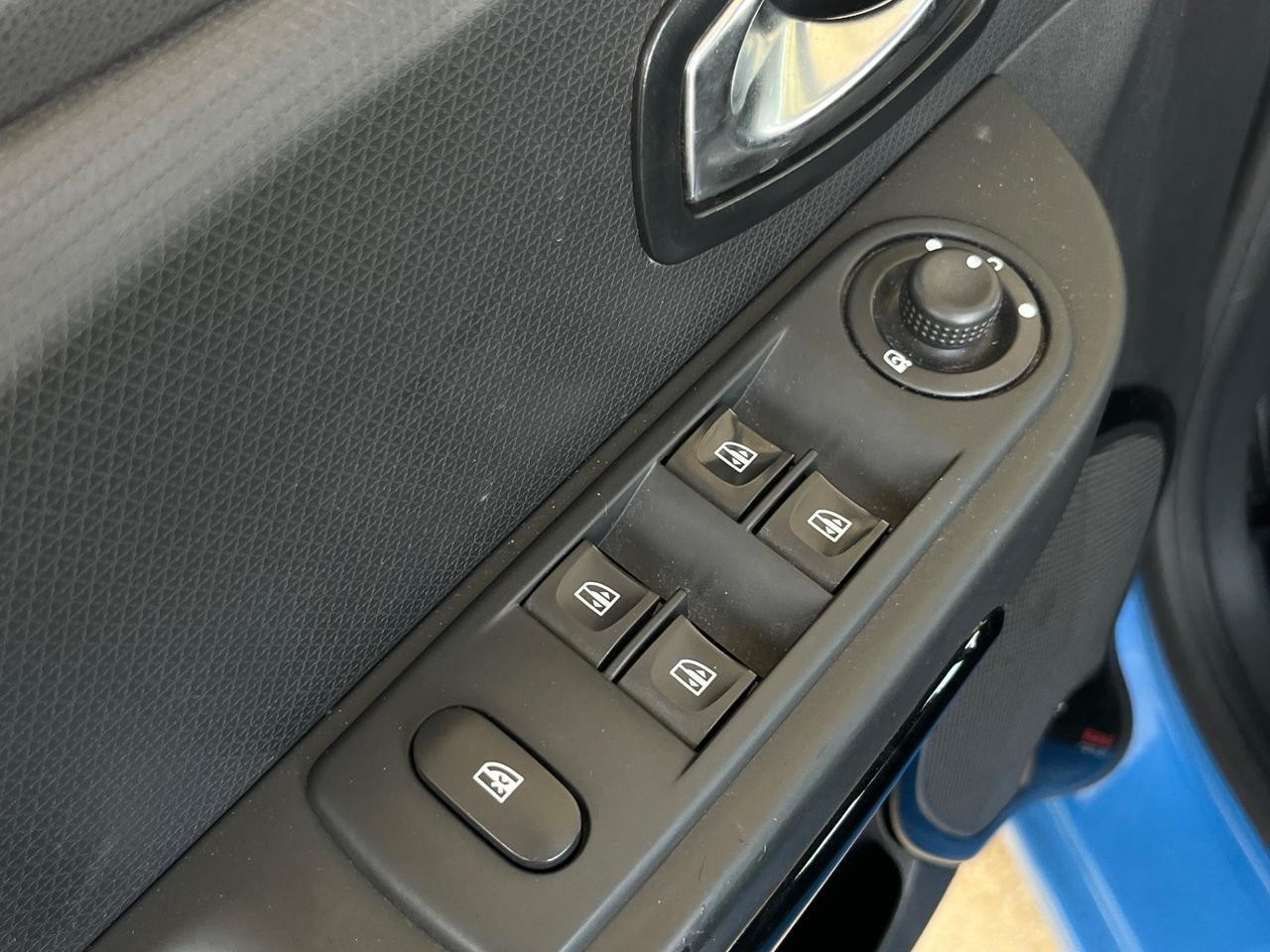 Renault Clio dCi 8V 90 CV Start&Stop 5 porte Energy Duel