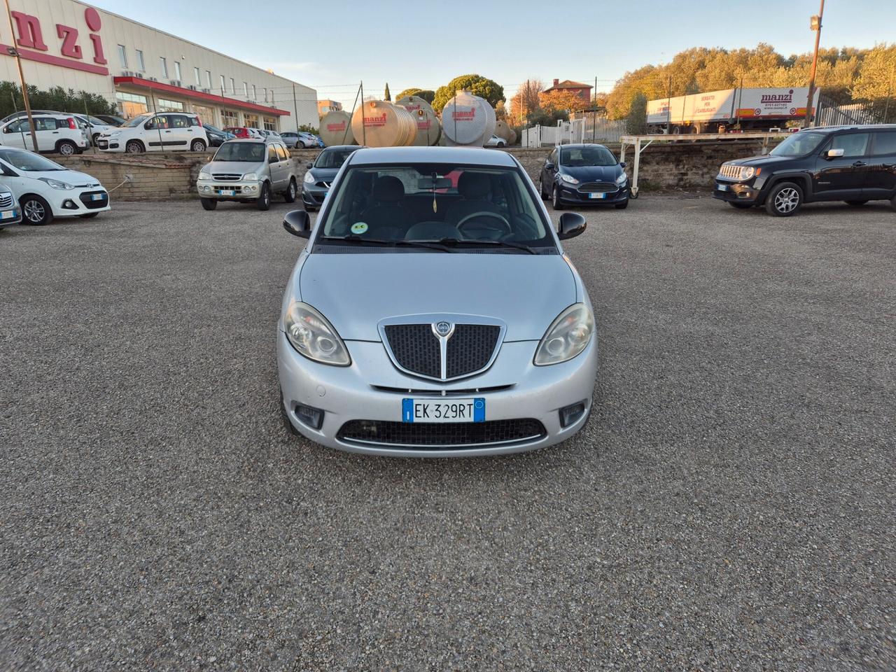 Lancia Ypsilon 1.2 69 CV Unyca