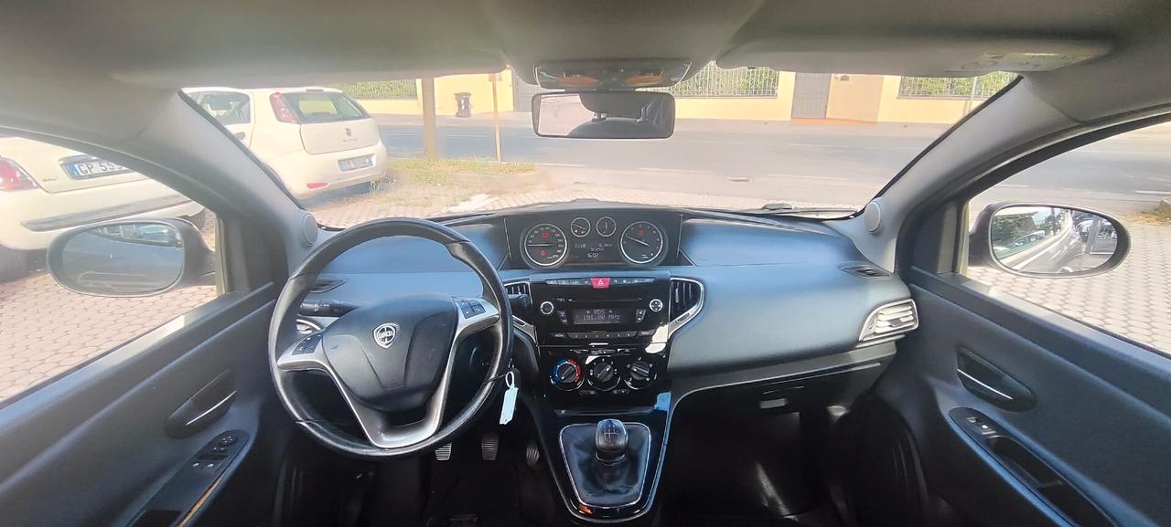 Lancia Ypsilon 0.9 TwinAir 85 CV 5 porte Metano Ecochic Elle