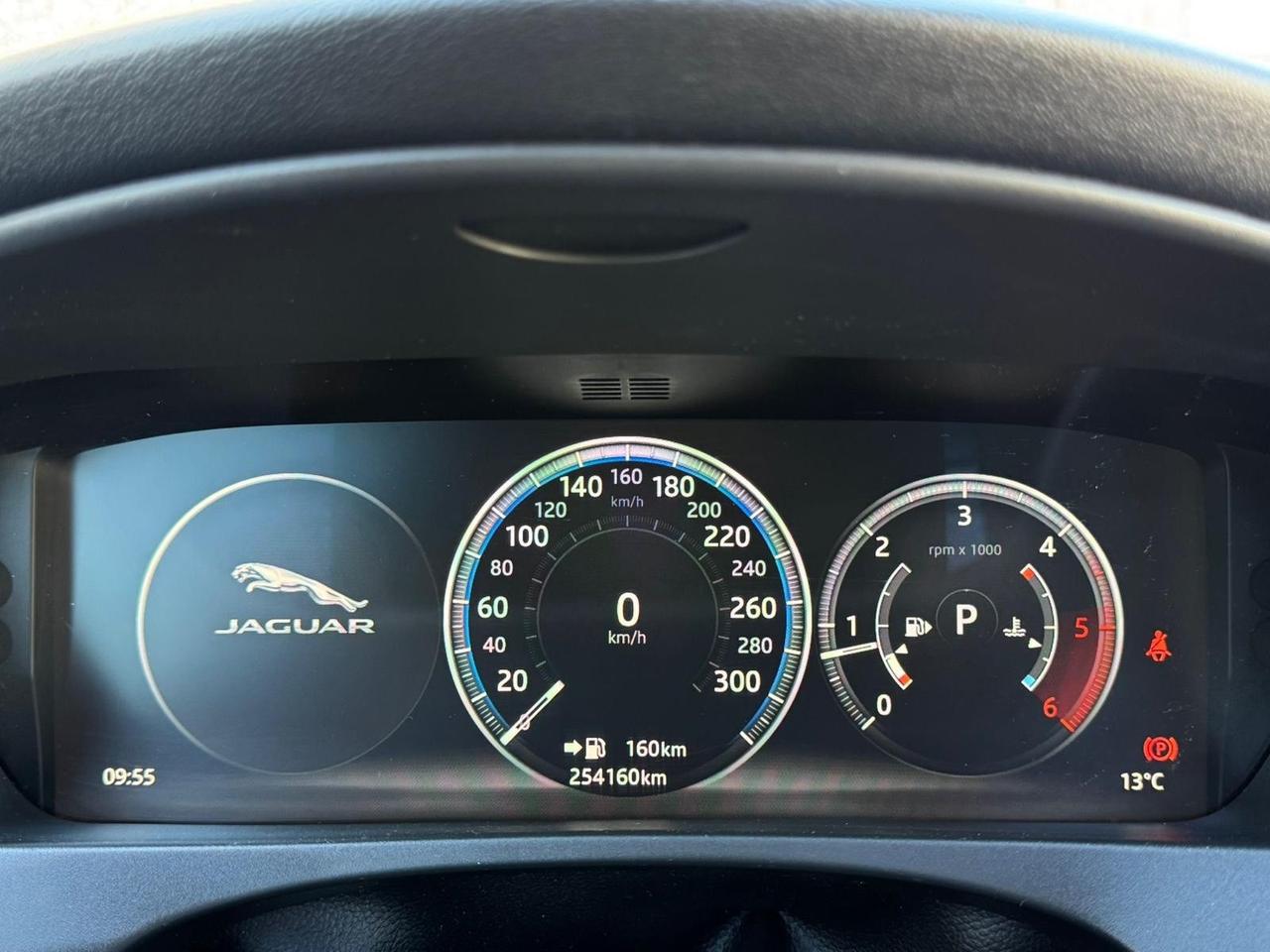 Jaguar F-Pace 2.0 D 180 CV AWD Motore da Controllare