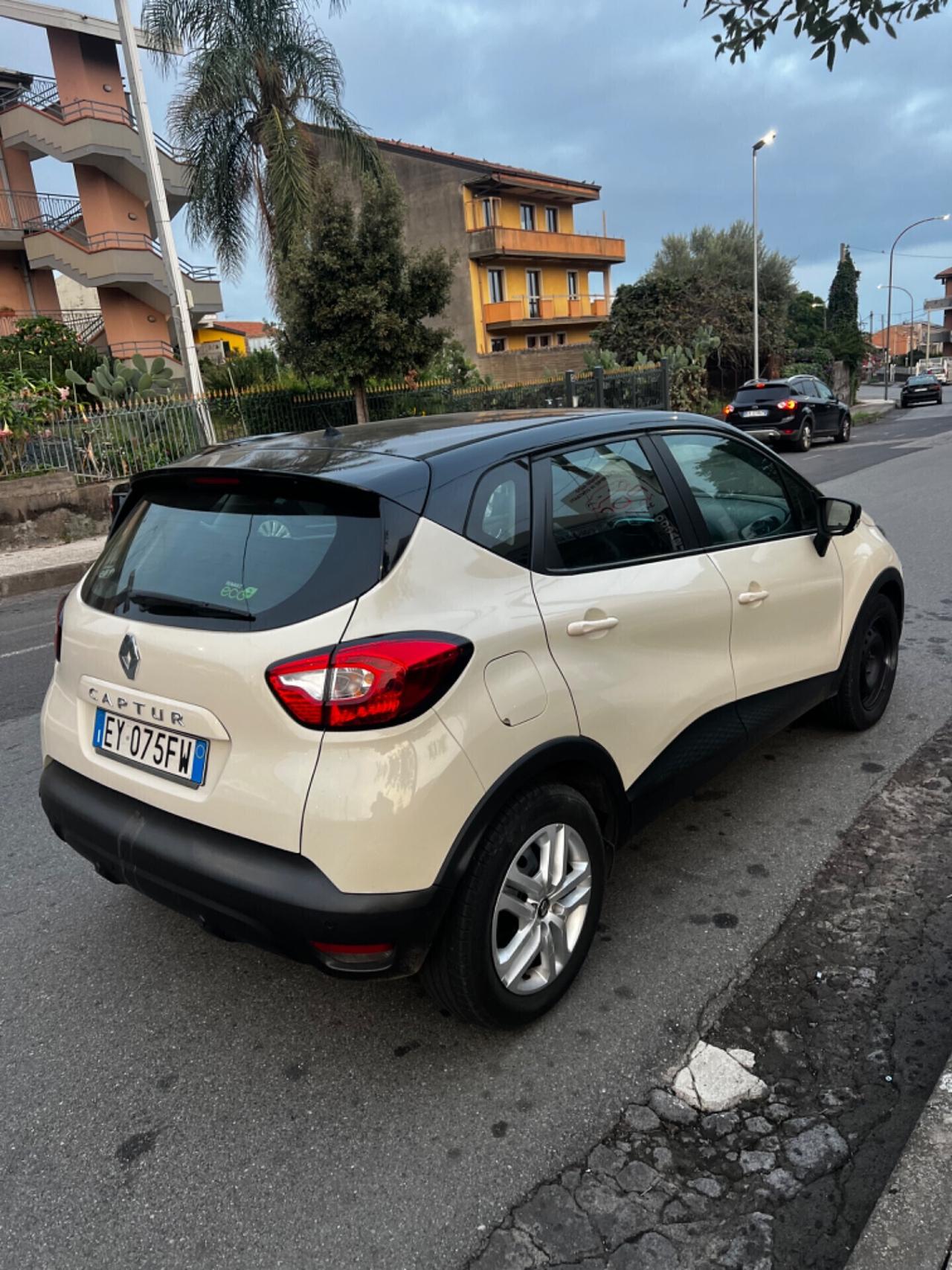 Renault Captur 1.5 dCi 90 CV neopatentati 2015