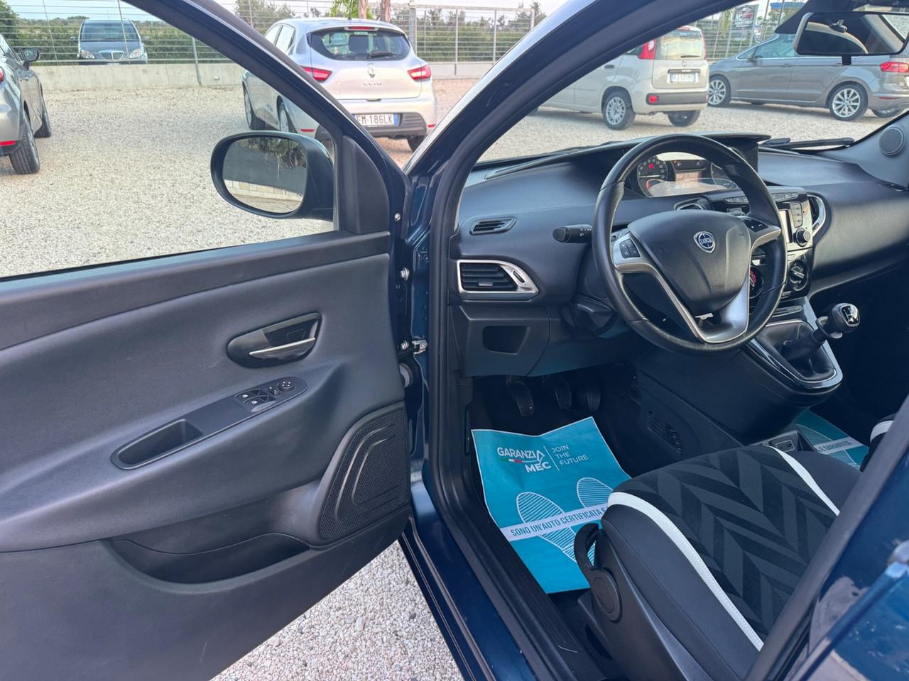 Lancia Ypsilon 1.2 69 CV 5 porte Platinum