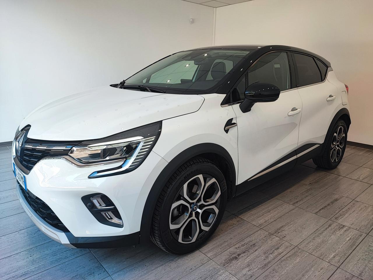 Renault Captur Plug-in Hybrid E-Tech 1 Initiale Paris