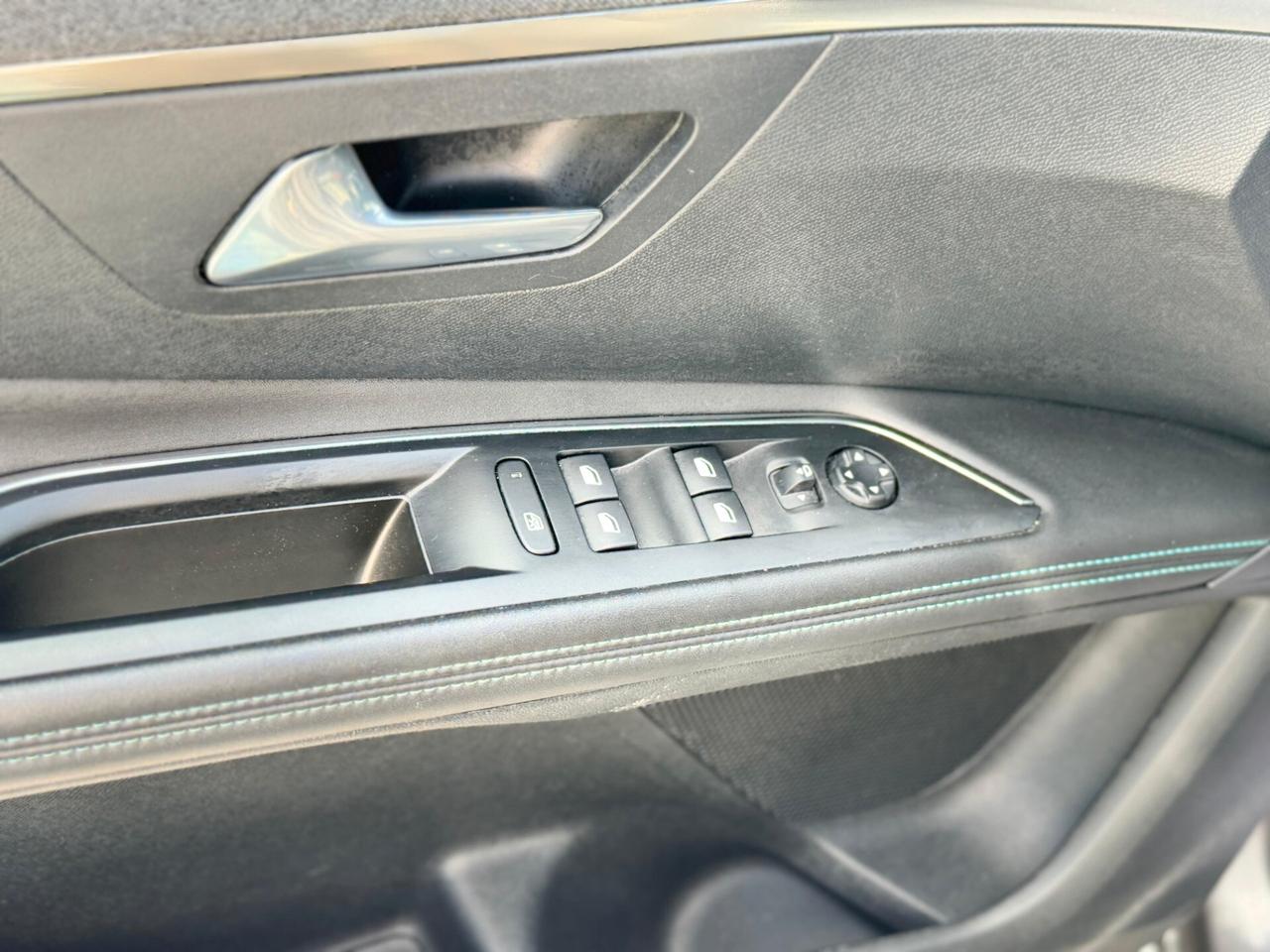 Peugeot 3008 PHEV 300CV Hybrid 4x4 Allure -PREZZO REALE-