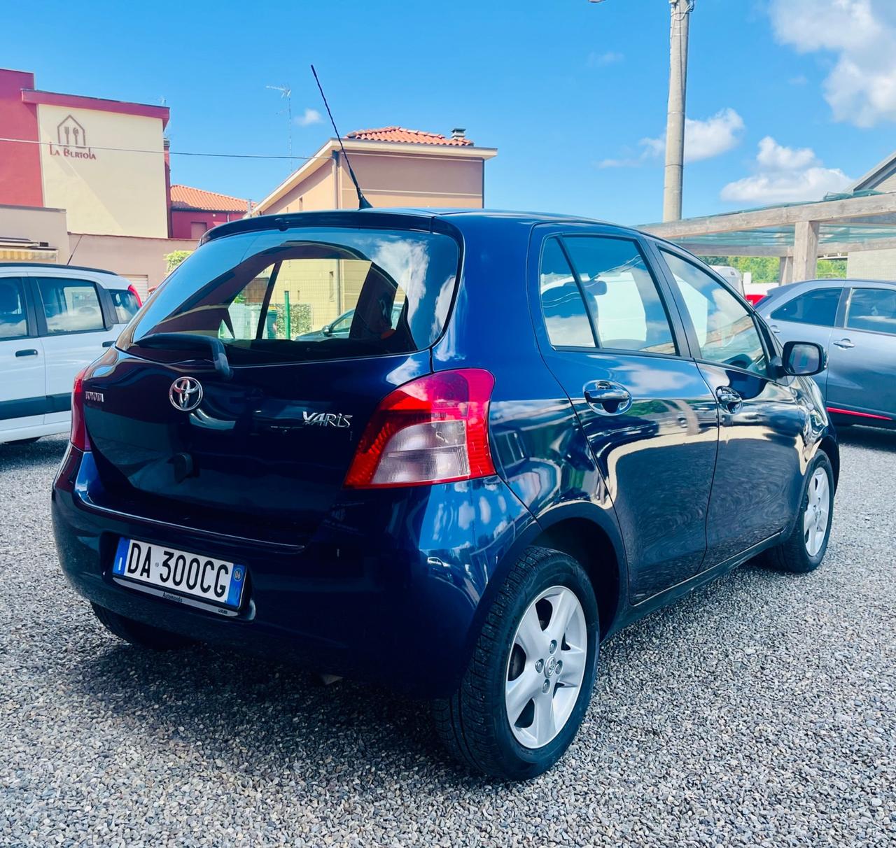 Toyota Yaris 1.0 5 porte Sol