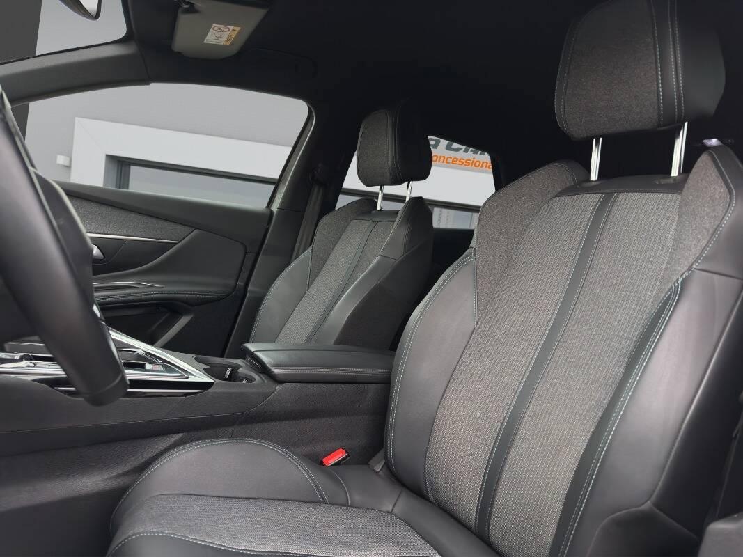 Peugeot 3008 II 1.5 bluehdi Allure Pack 130cv AUTOMATICA E CARPLAY