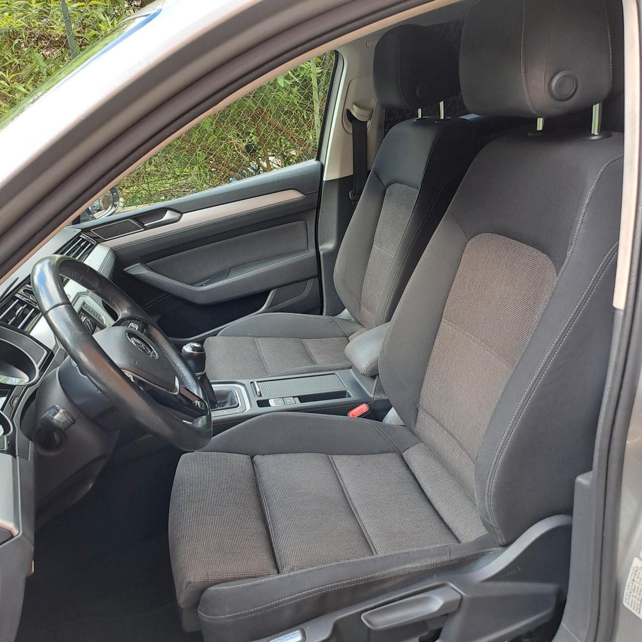 VW PASSAT 2.0TDI UNICO PROPRIETARIO - TENUTA BENE