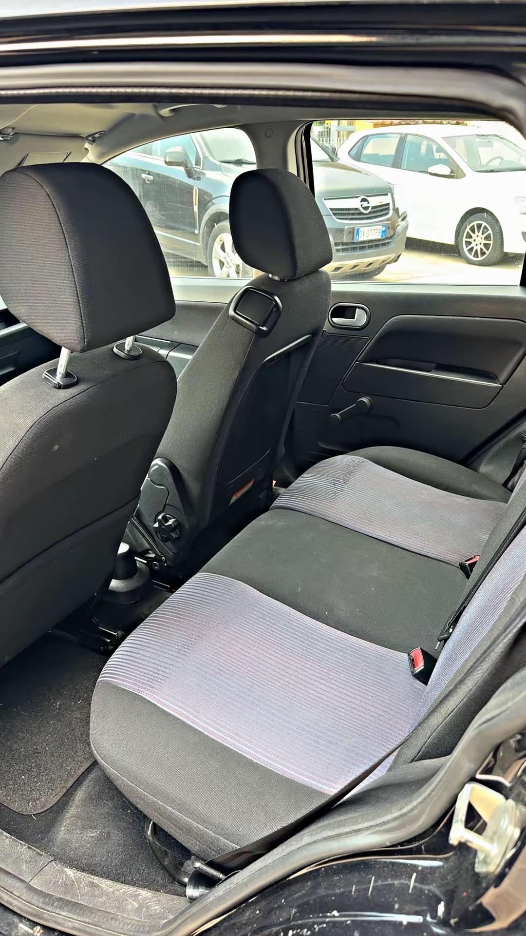 Ford Fusion UAV 1.4 16V 5p.