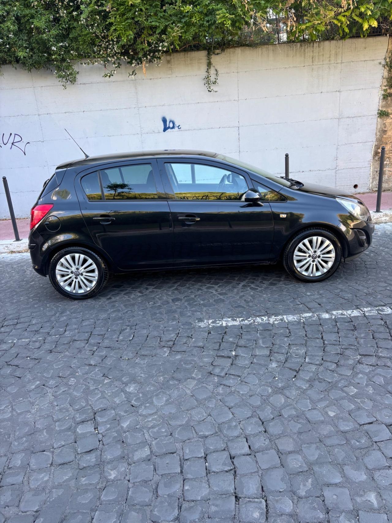 Opel Corsa 1.2 5 porte Cosmo