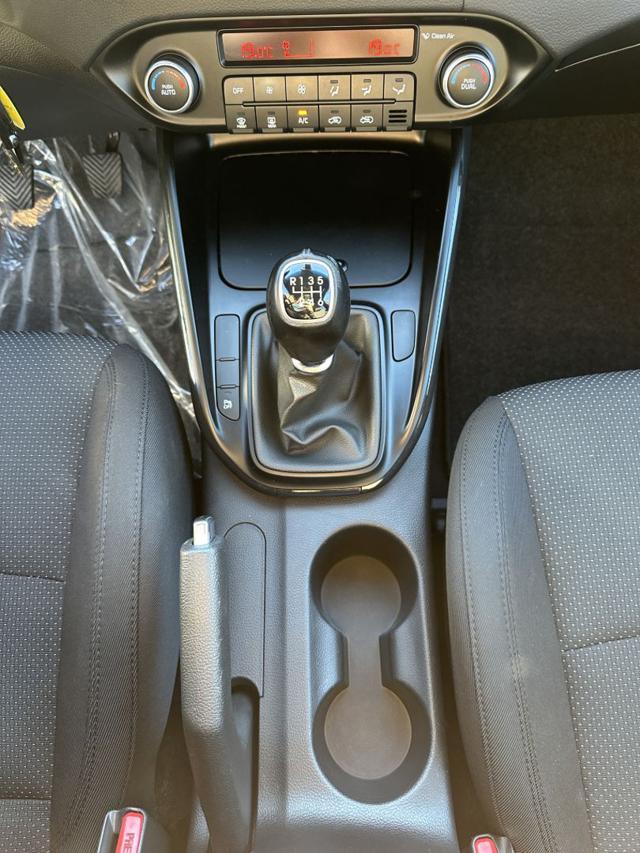 KIA Carens 1.7 CRDi 115 CV MY WORLD