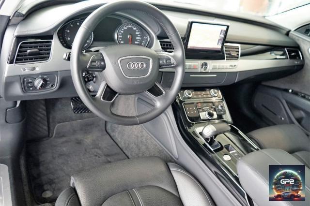 AUDI - A8