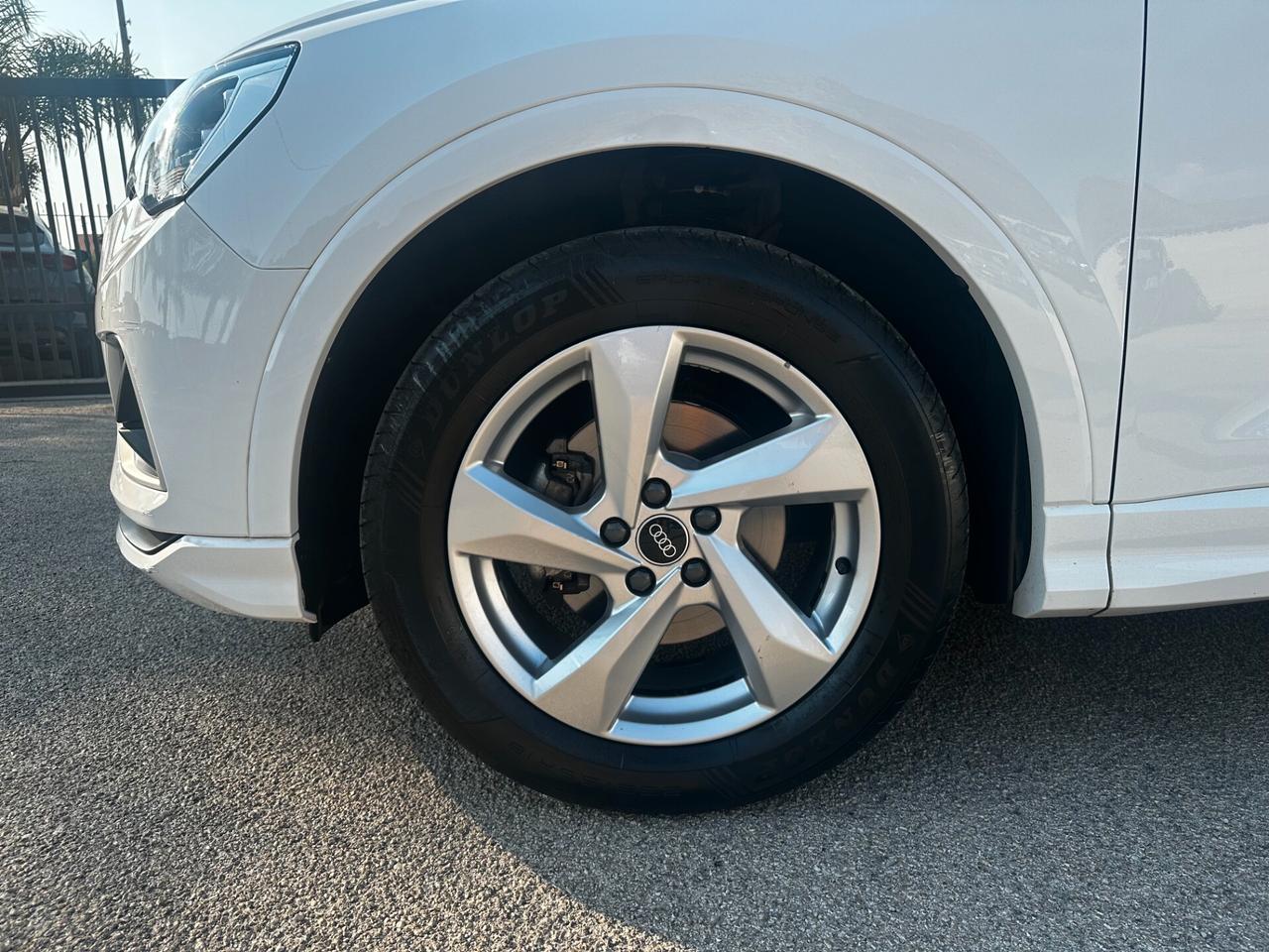 Audi Q3 35 TFSI Business Advanced