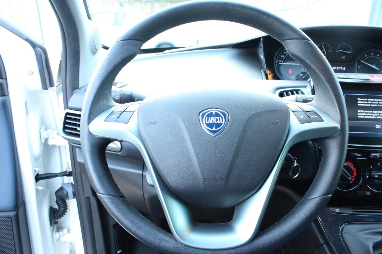 Lancia Ypsilon 1.0 FireFly 5 porte S&S Hybrid Gold Plus
