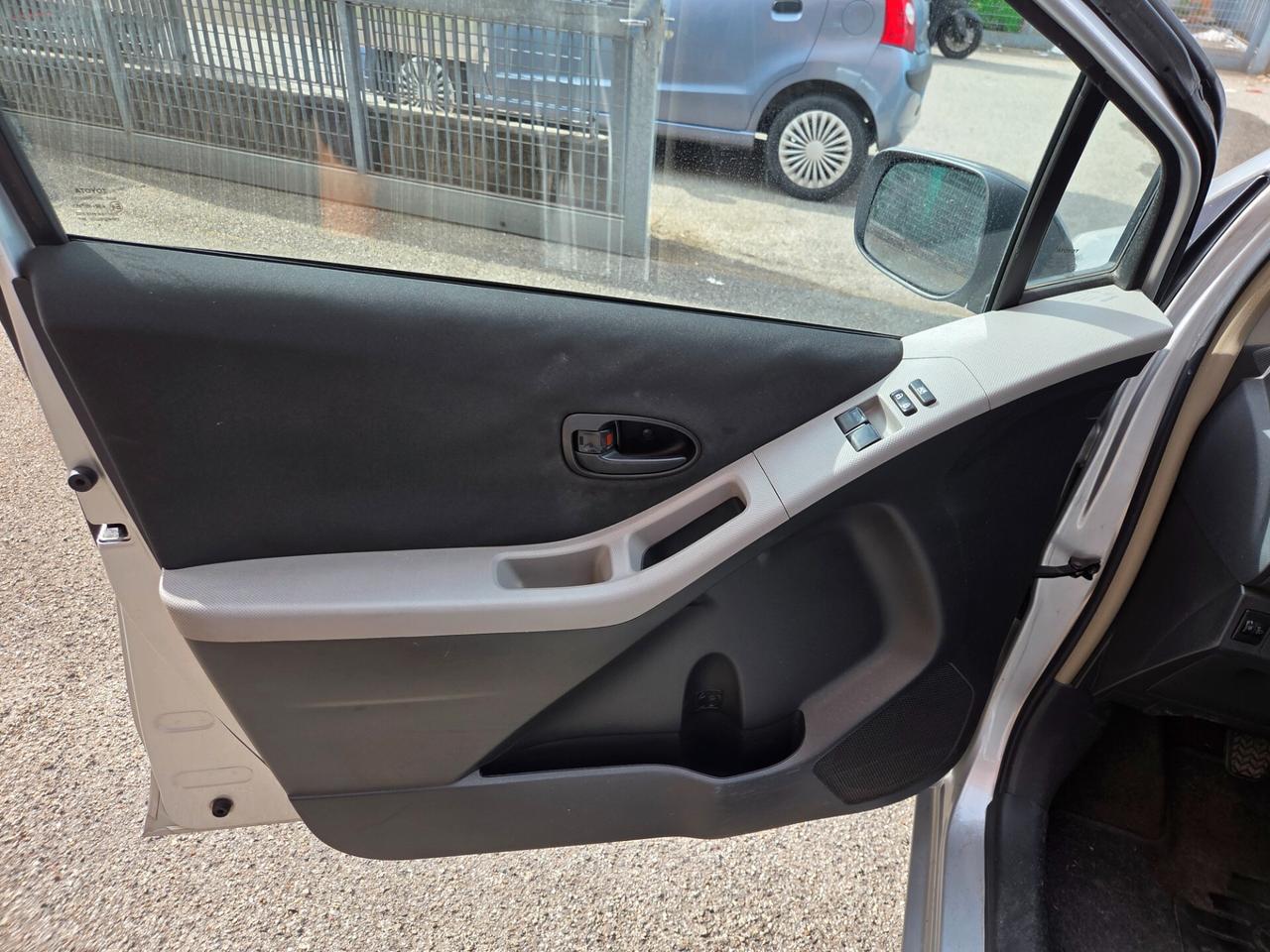 Toyota Yaris 1.0 5 porte Sol unico proprietario