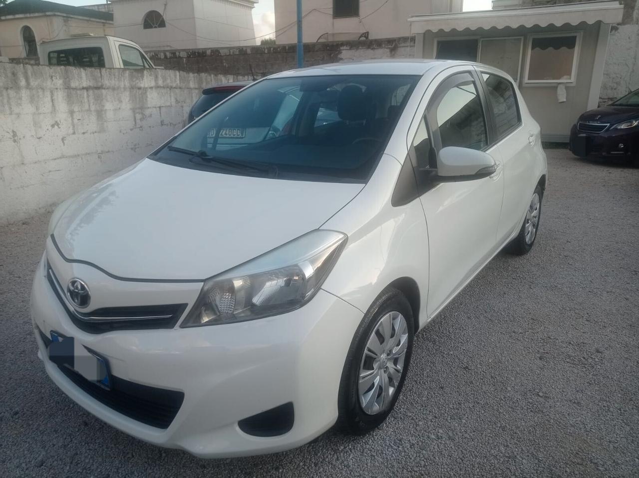Toyota Yaris 1.0 5 porte Lounge -2012