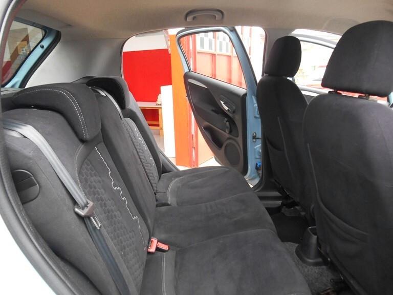 Fiat Punto 1.2 8V 5 porte Lounge EURO 6B NEOPATENTATI