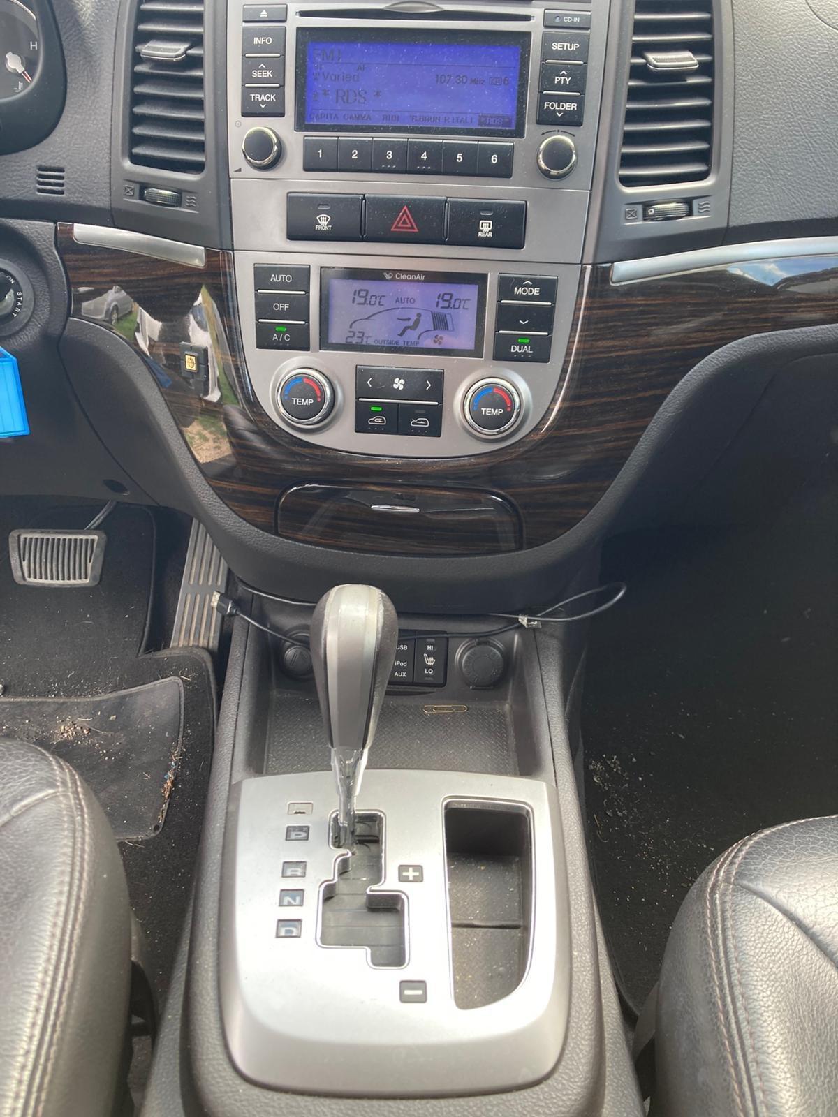 Hyundai Santa Fe 2.2 CRDi VGT 4WD AUTOM 7 POSTI