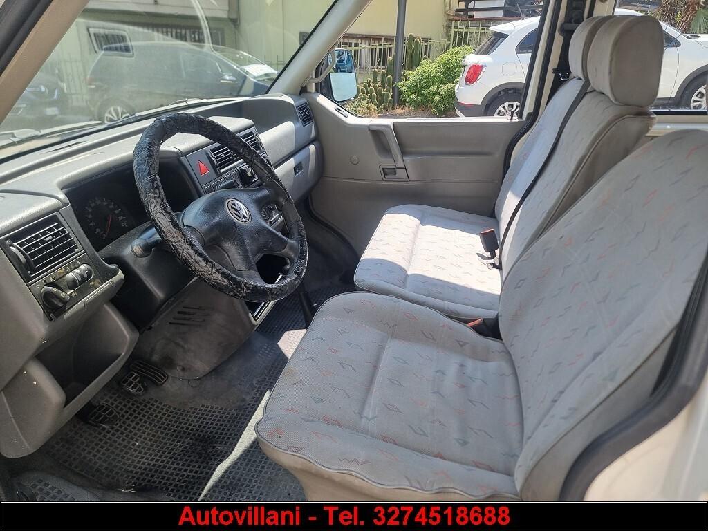 VOLKSWAGEN CARAVELLE-9 POSTI 2001