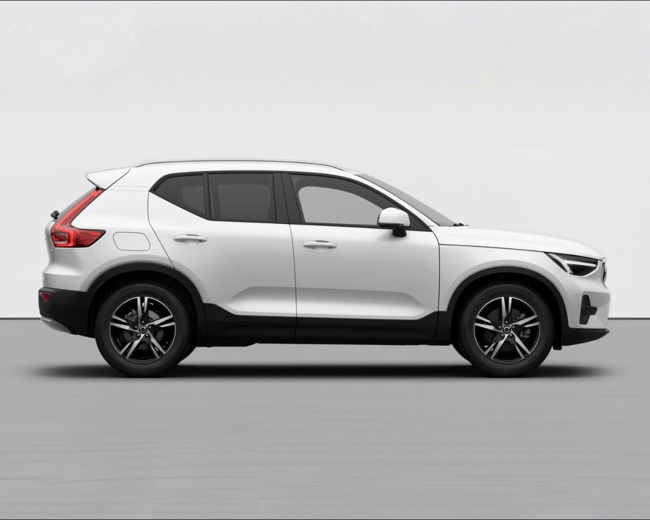 VOLVO XC40 CORE B3 AUTO PREZZO PROMO FINO A FINE MESE
