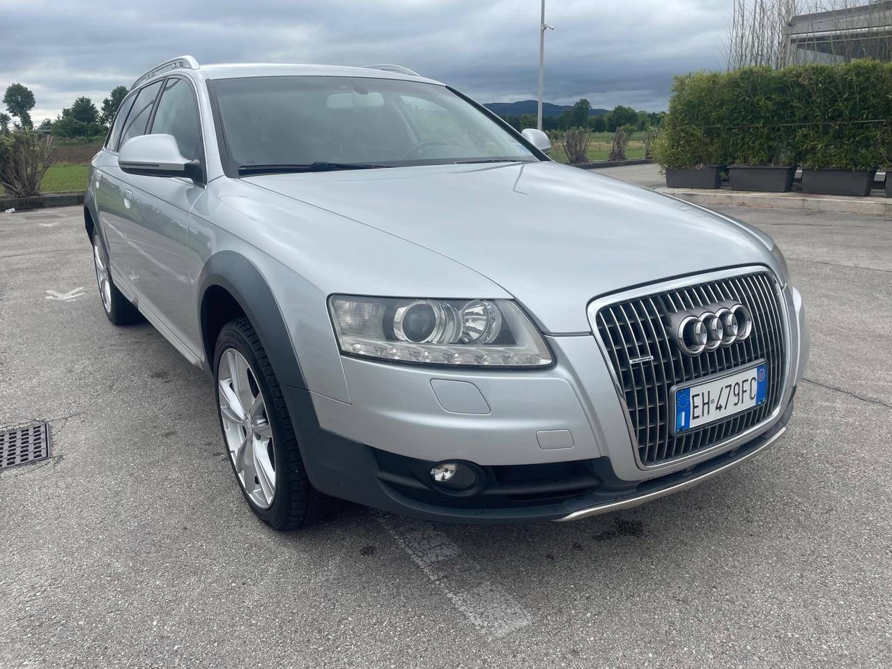 Audi a6 allroad 3.0 TDI 240 cv anno 2011 perfetto dí tutto