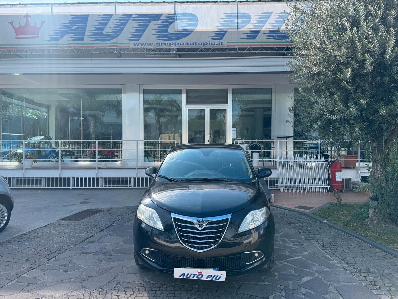 Lancia Ypsilon 0.9 TwinAir 85 Metano Ecochic Silver