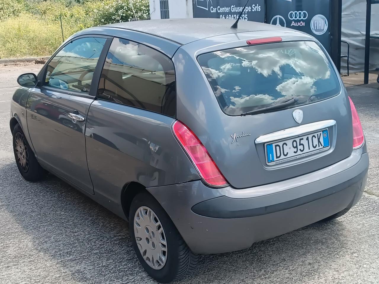 Lancia Ypsilon 1.0 Ok Neopatentati