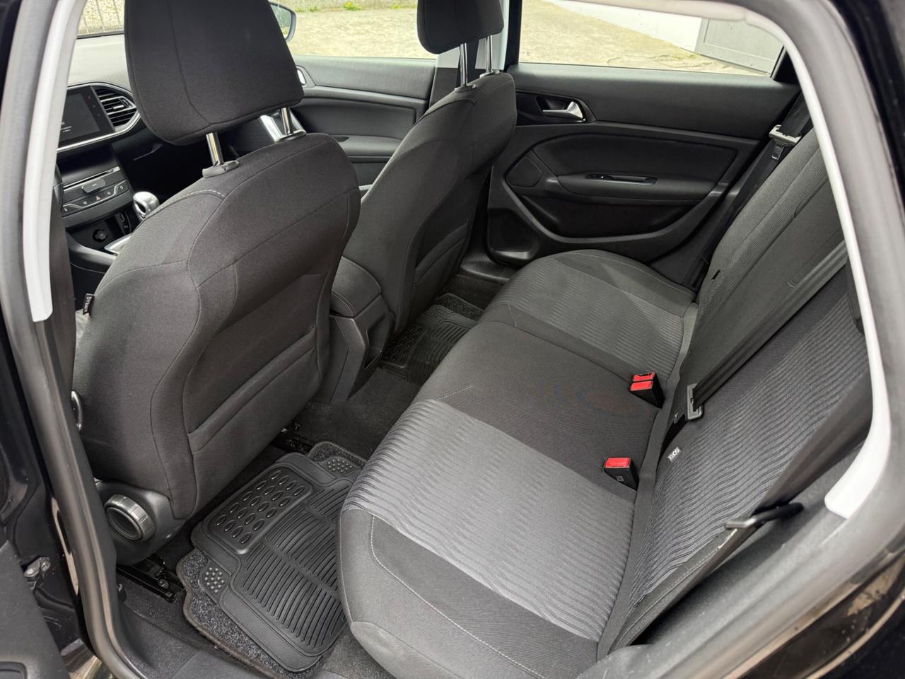 Peugeot 308 1.6 e-HDi Diesel 6MARCE POCHI KM