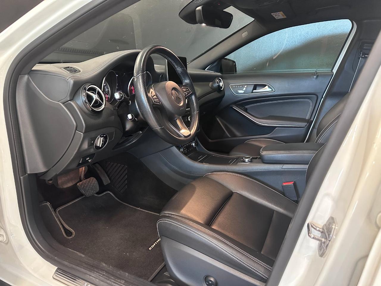 Mercedes GLA 200 d Night Edition auto