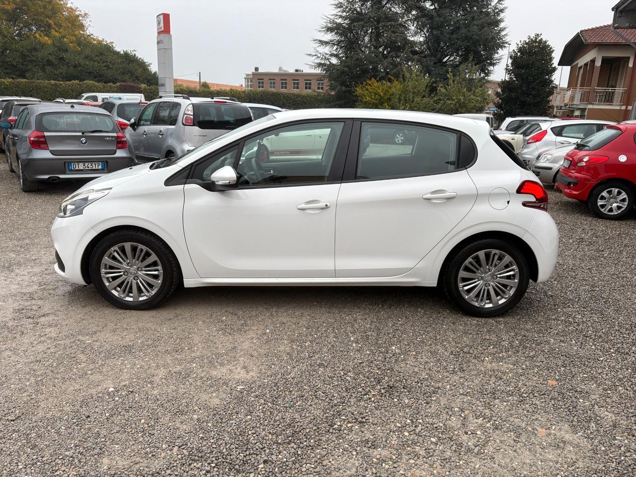 Peugeot 208 1.2 Benz -Allure-Unico proprietario