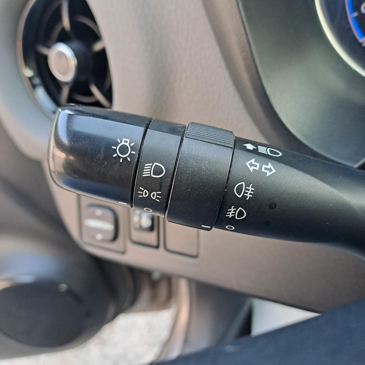 Toyota Yaris 1.5 Hybrid 73cv Business