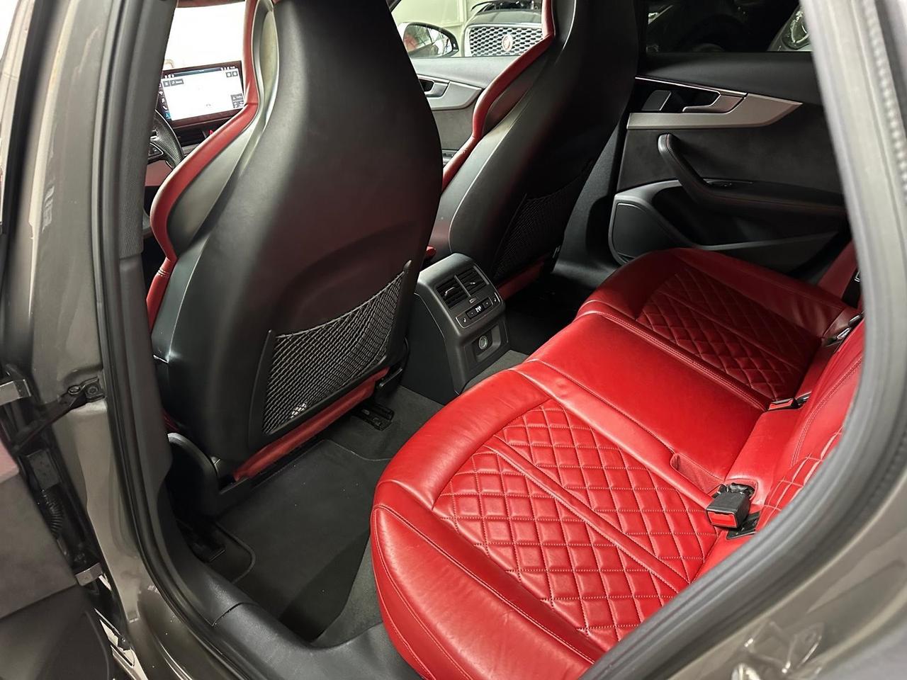 Audi A4 Avant 45 TDI quattro tiptronic S line edition