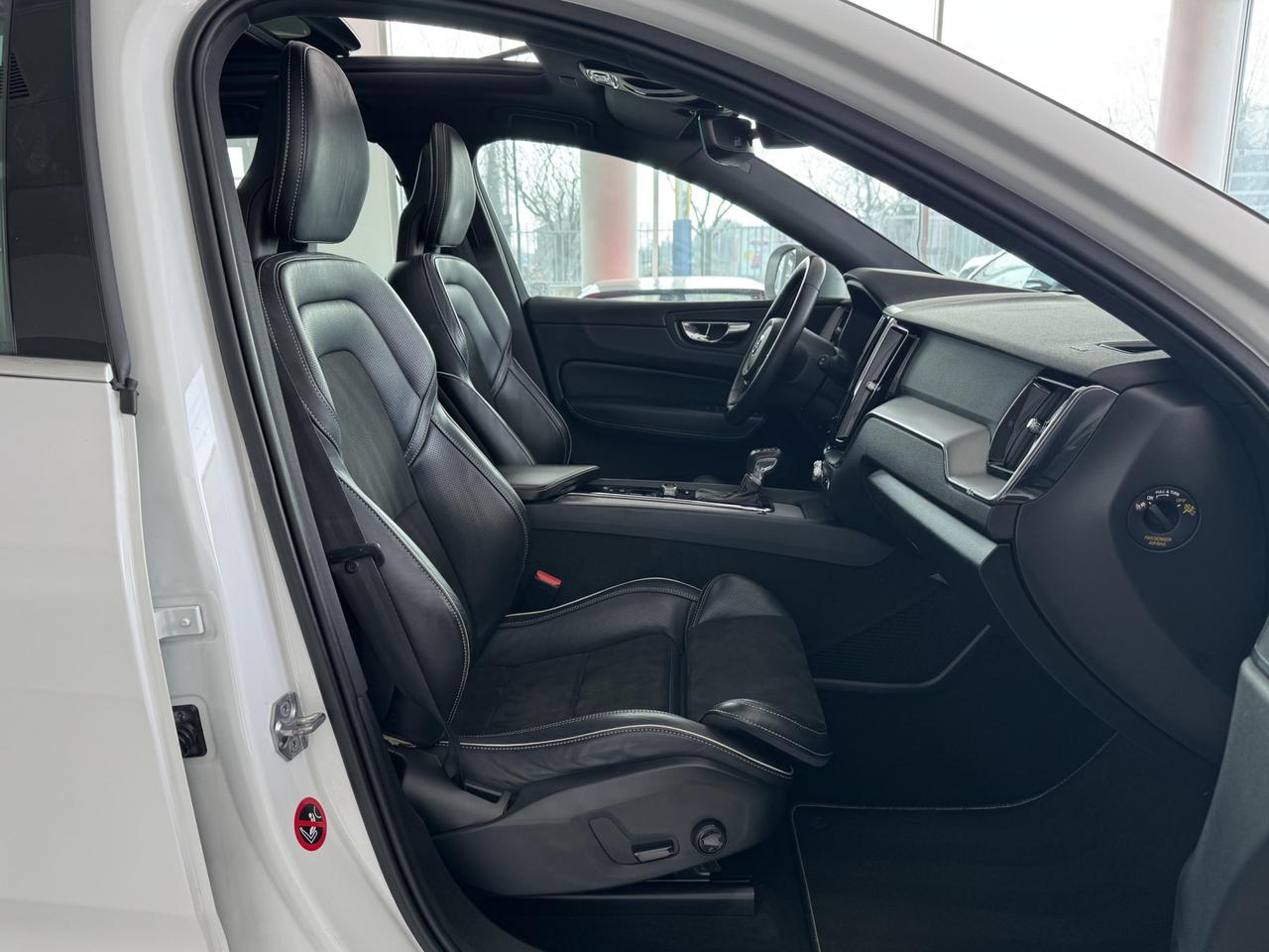 Volvo XC60 2.0 d4 190cv R-design awd Aut. Tetto Apribile