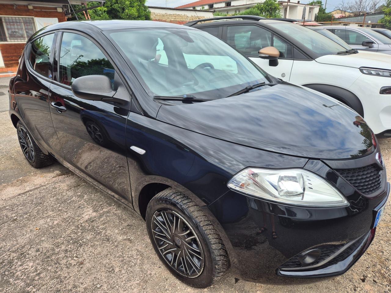 Lancia Ypsilon 1.2 69 CV 5 porte GPL Ecochic Gold