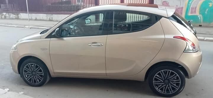 Lancia Ypsilon 1.2 69 CV 5 porte S&S Gold