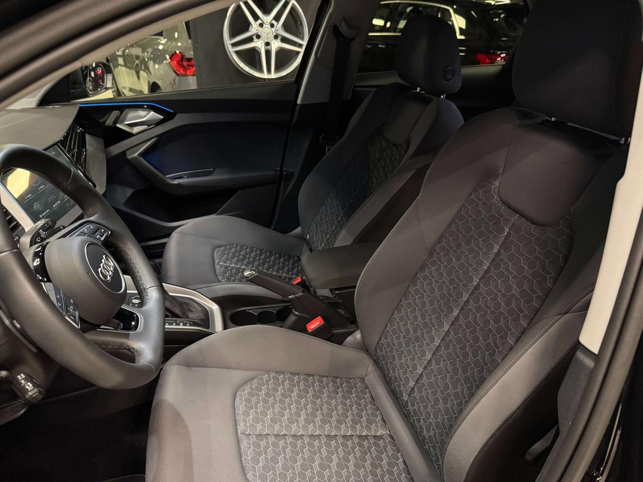 Audi A1 A1 Sportback 30 1.0 tfsi Identity Black 116cv s-tronic