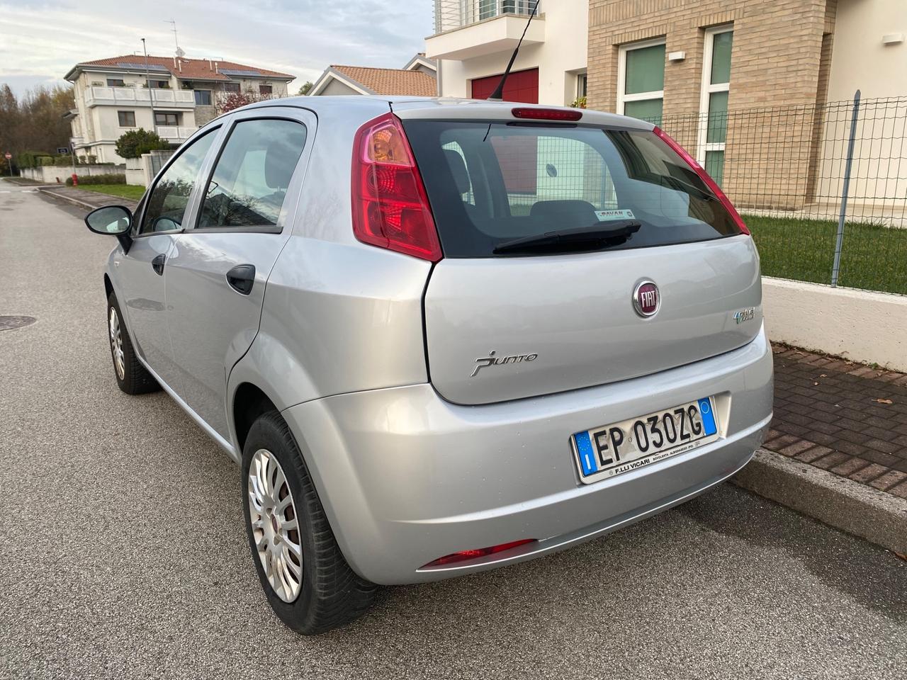 Fiat Punto 1.4 8V 5 porte Natural Power Street