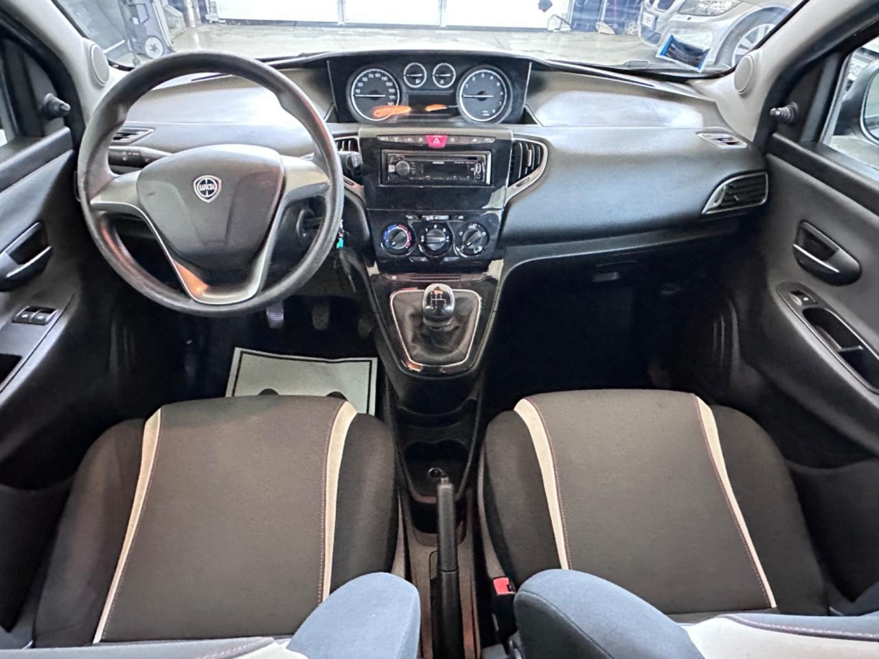 Lancia Ypsilon 1.2 69 CV 5 porte Gold