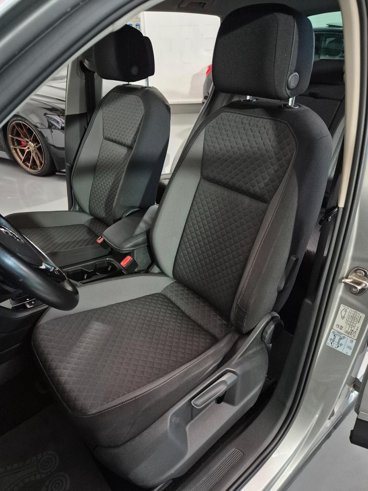 Volkswagen Tiguan 2.0 150cv 4Motion DSG CarPlay RADAR Finanziabile