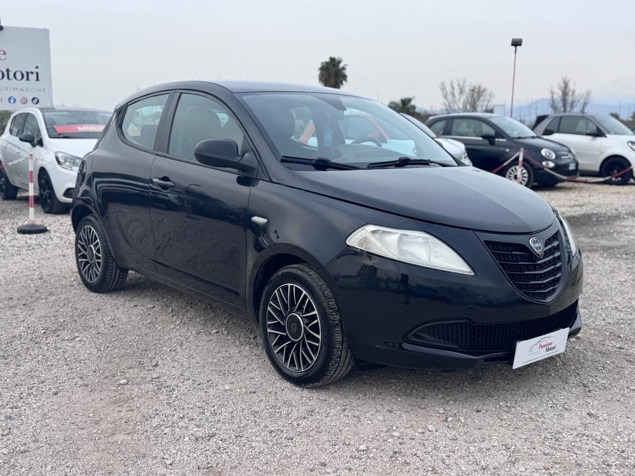 Lancia Ypsilon 1.2 69 CV 5 porte GPL Ecochic S Momodesign