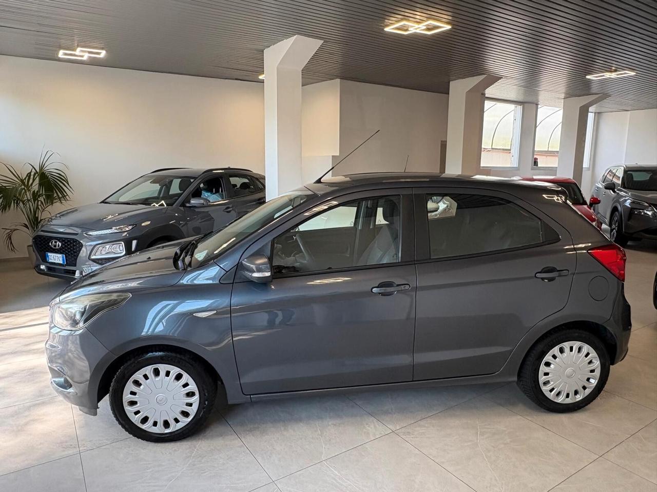 Ford Ka 1.2 Ti-VCT 85CV Black & White -