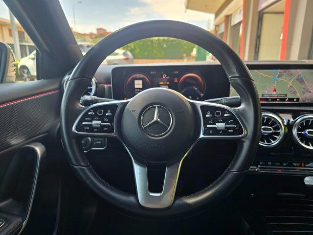 MERCEDES-BENZ A 200 d Automatic LED Ambient 64 MBux Navi NIGHT Pack 18